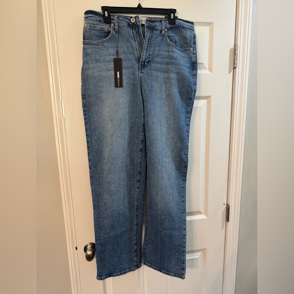 Fashion Nova Non Stretch Straight Leg Denim Jeans